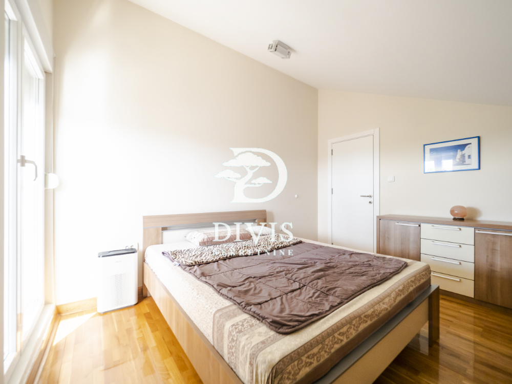 Slika 11 - Olge Spiridonović, Petosoban stan na prodaju, 140m2, 406.000€